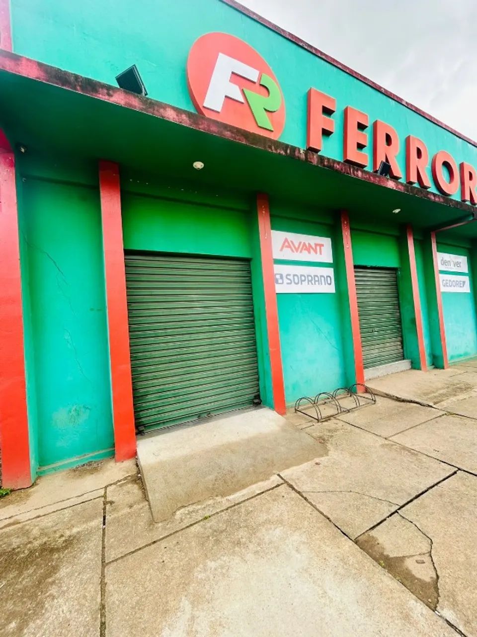 Imperdível!!ALugo ponto comercial localizado na Ataíde Teive!Ótima localização