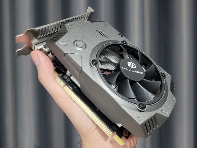 Placa de Vídeo MLLSE RX 550 4GB GDDR5 128 Bit Seminova
