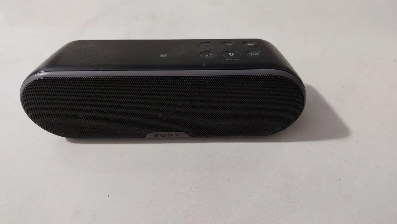 Caixa de Som Bluetooth Sony Portátil TEM QUE TROCAR A BATERIA SÓ VENDA NÃO TROCO POR NADA