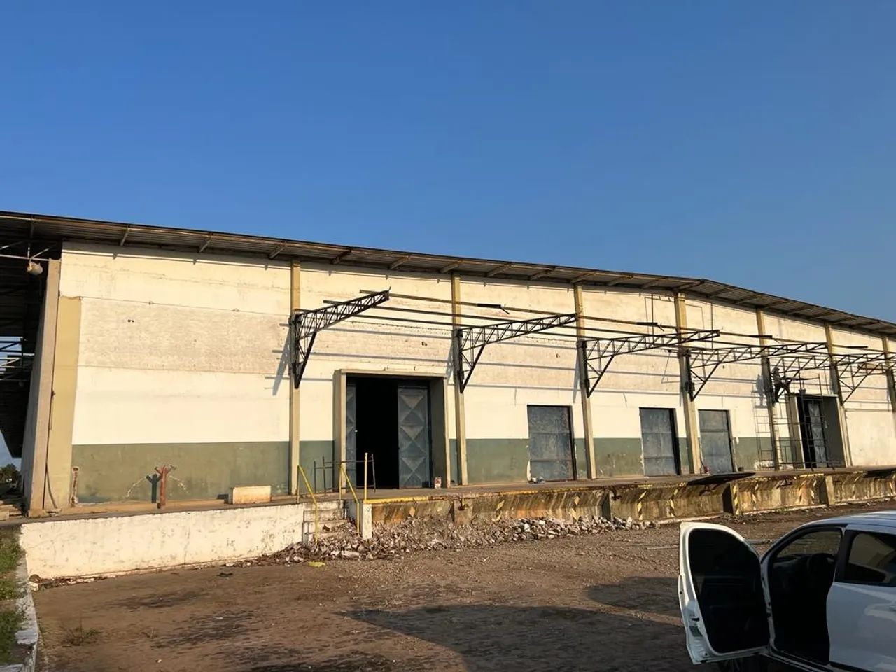 Galpão com 13500 m2 ou fração de 1440 m2, PD 6 m no Distrito Industrial de João Pessoa.