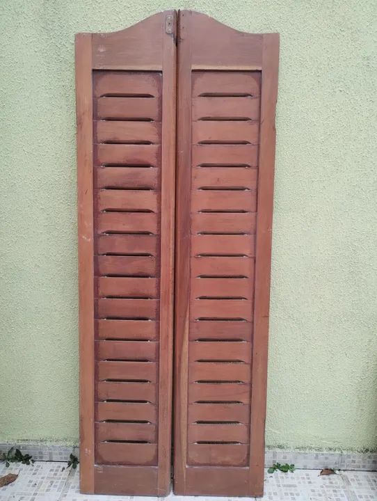 Portinhola de madeira maciça  - Foto 2