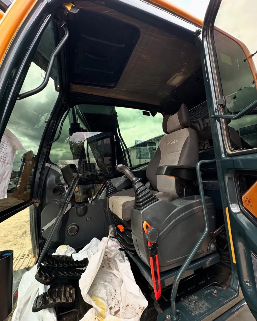 ESCAVADEIRA HYUNDAI - Foto 6