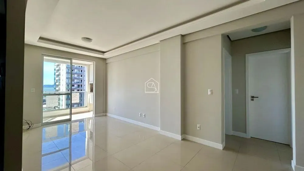 Apartamento com 02 quartos sendo 01 suíte 02 BWC localizado em Barreiros, São José - SC.