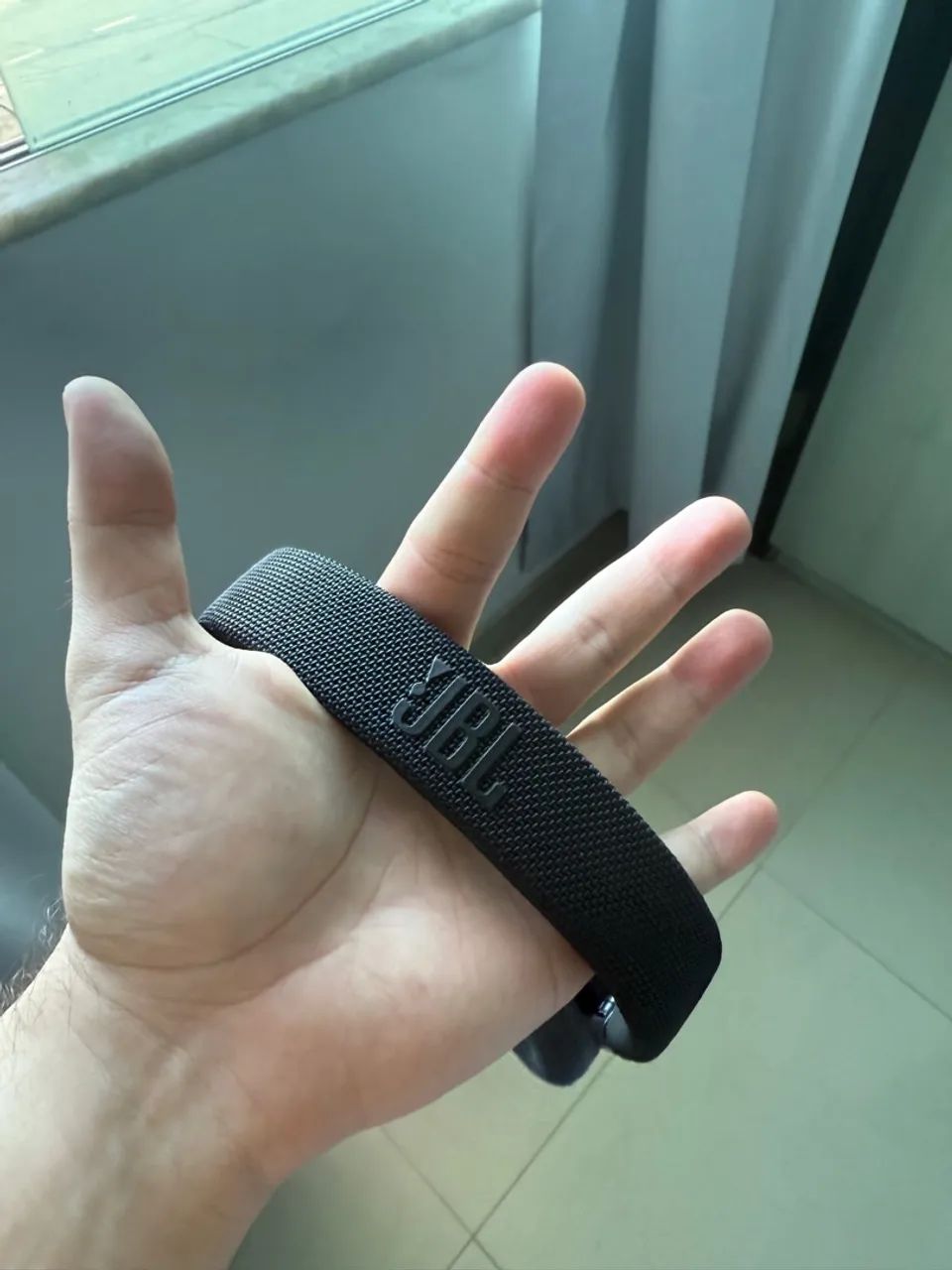 Vendo JBL Live 460NC - Som de alta qualidade com cancelamento de ruído