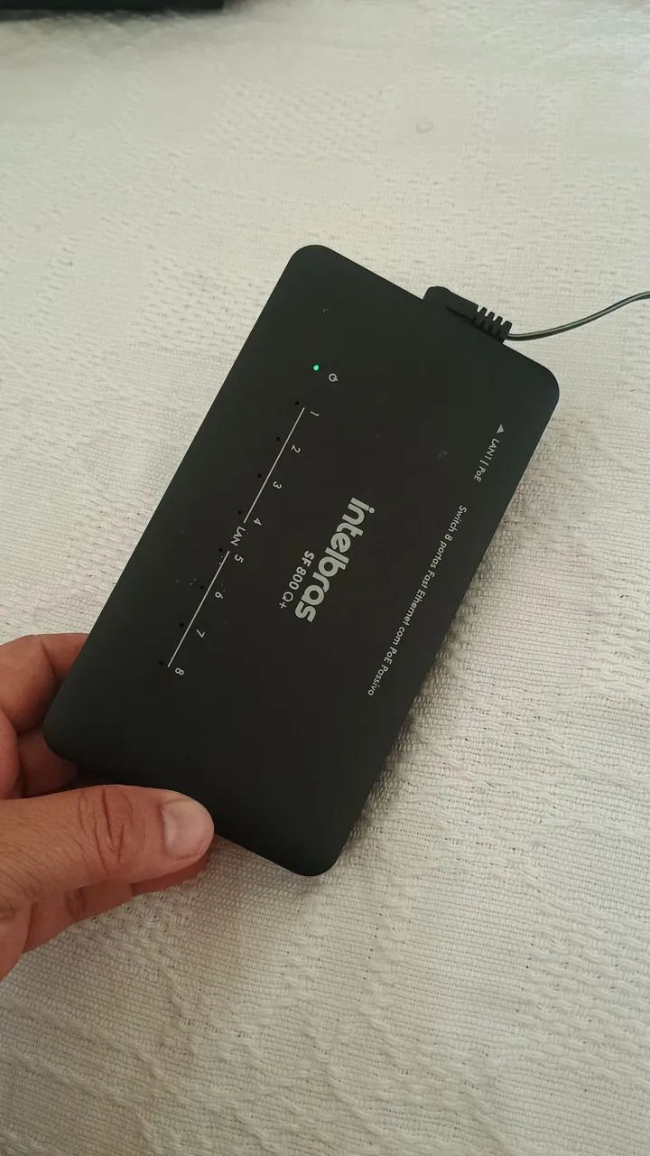 Switch Fast Ethernet de 8 portas Intelbras SF 800 Q+. <br>