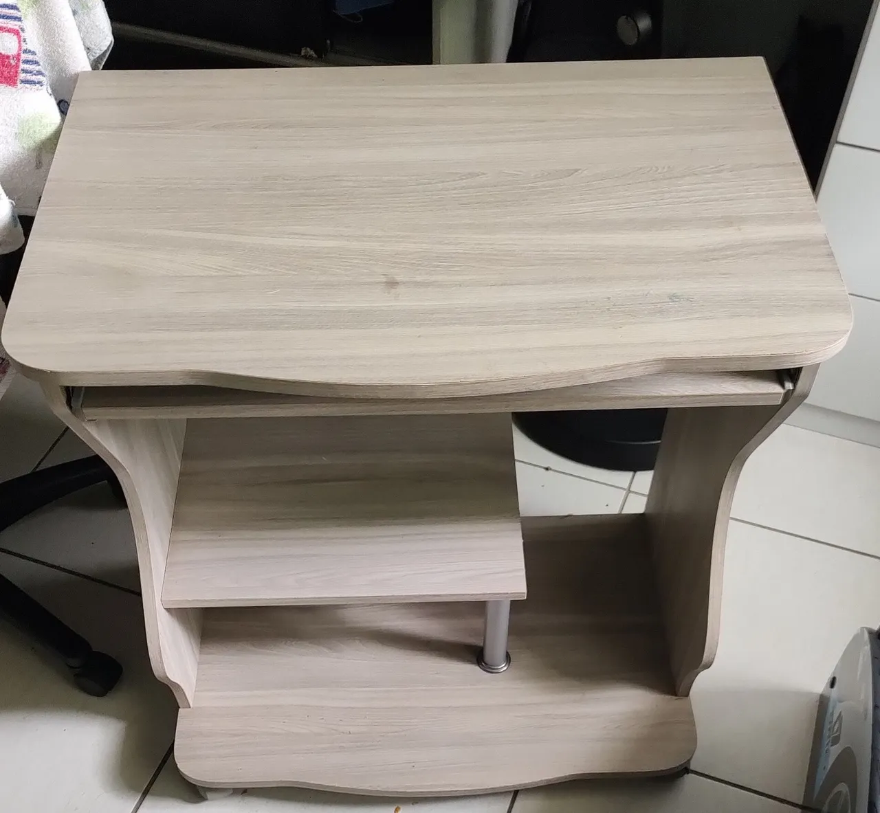 Mesa de Computador Compacta
