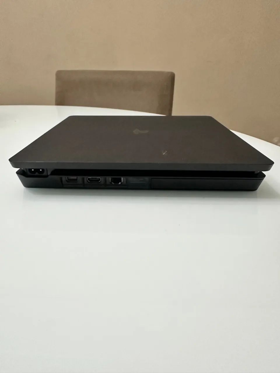 PlayStation 4 1Tb com 2 controles  - Foto 3