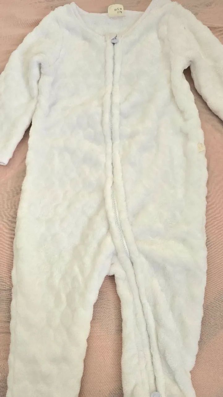 Macacão de Pelúcia Branco para Bebê - Foto 2