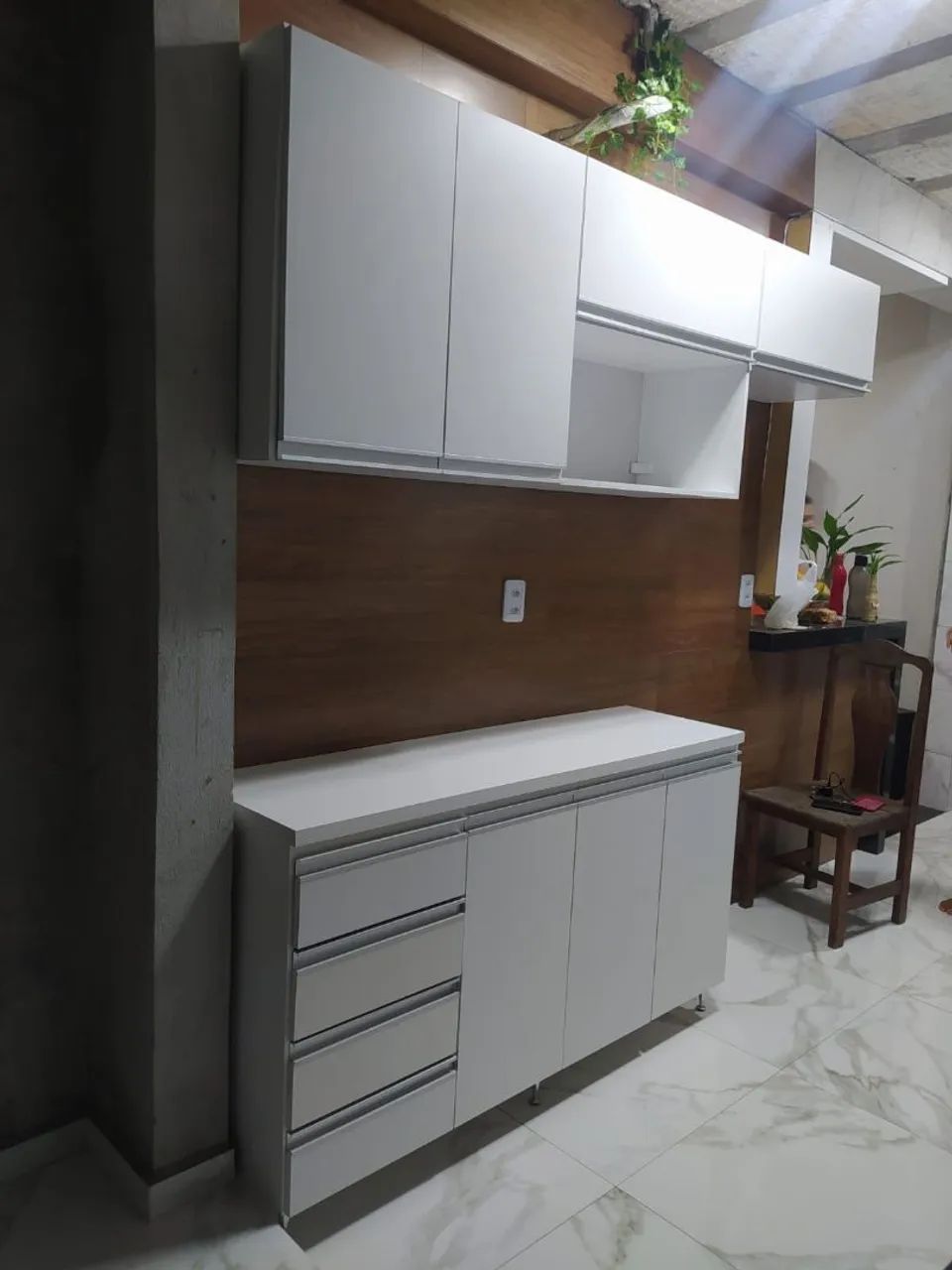 Cozinha planejada em mdf sob medida.