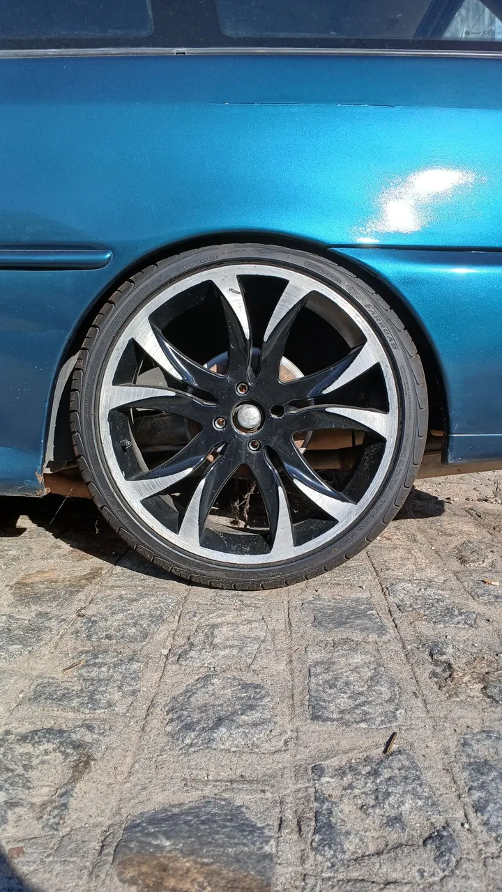 Rodas 18