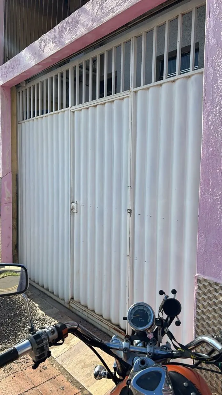 Portão de aço branca em ótimo estado!