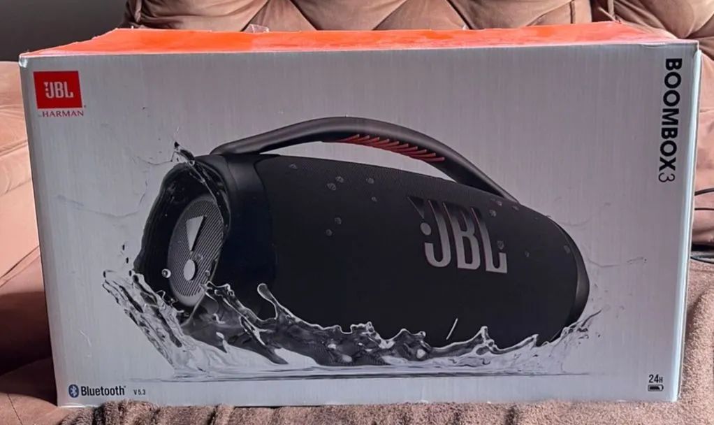 Vendo essa caixa boombox nova 
