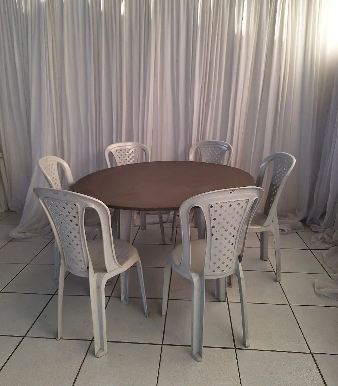 Vendo: 14 Mesas, 10 Tampos em madeira mdf.  - Foto 2
