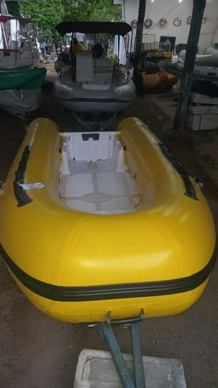 Bote inflável 