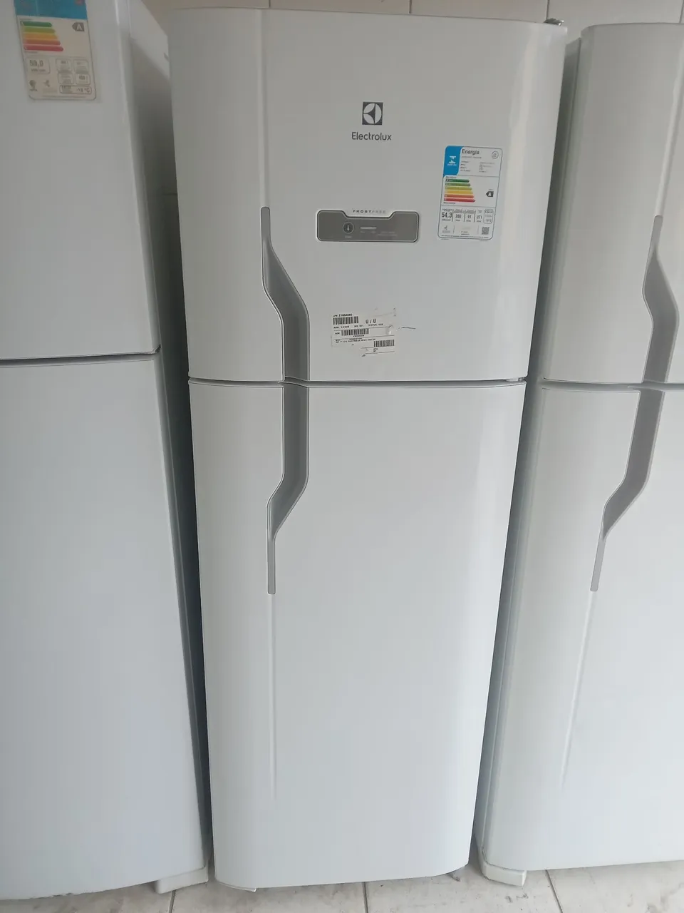 Geladeira Electrolux Frost Free muito nova 