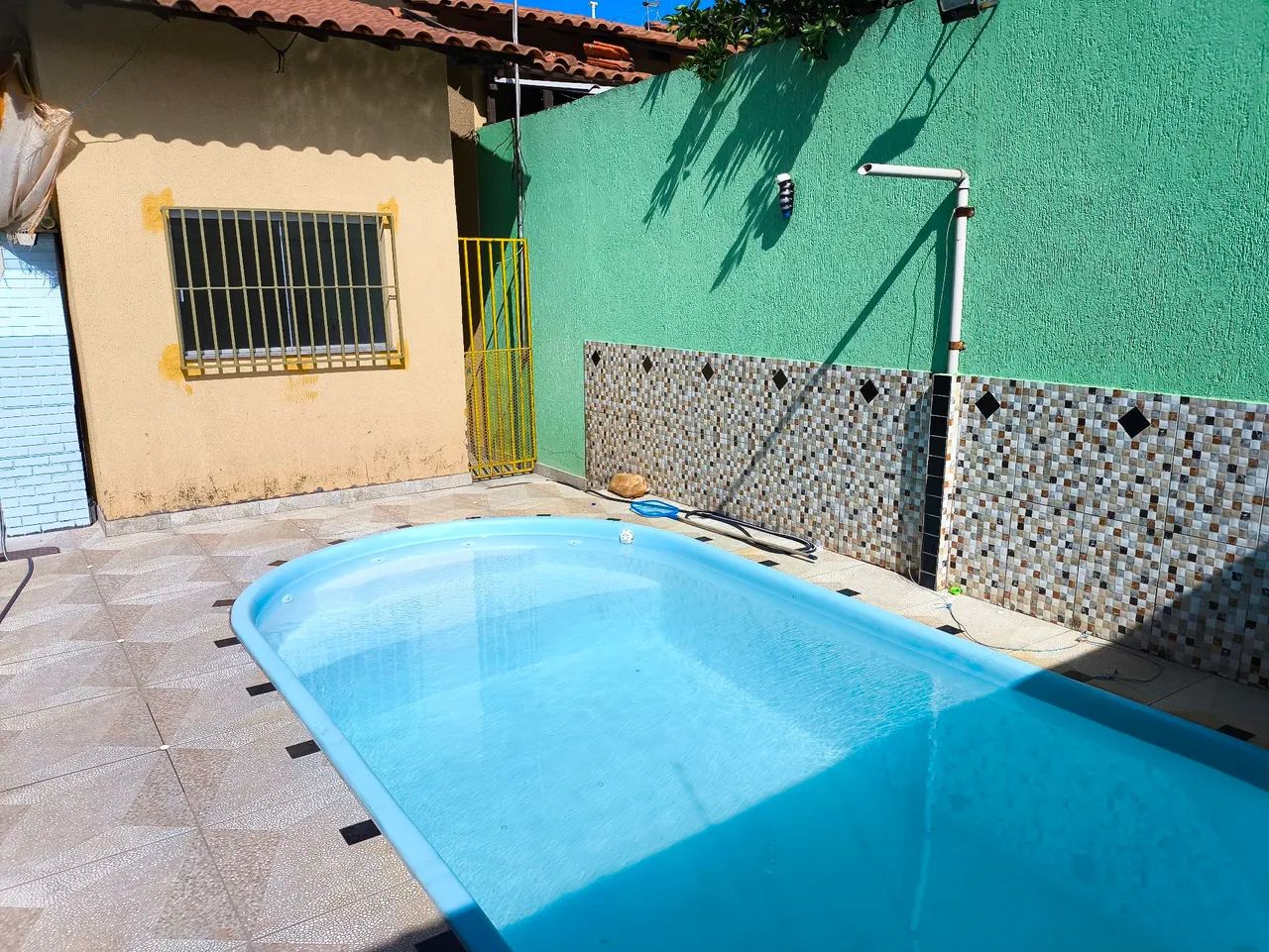 VENDO CASA JARDIM INGÁ R$ 88.000, PRESTAÇÃO 560,00, COM PISCINA. WHATSAPP *. - Foto 4