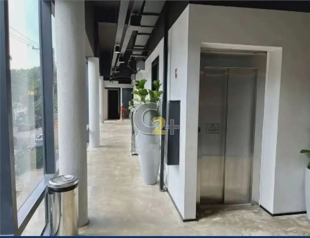 Loja Comercial e 2 banheiros à Venda, 450 m² - Foto 3