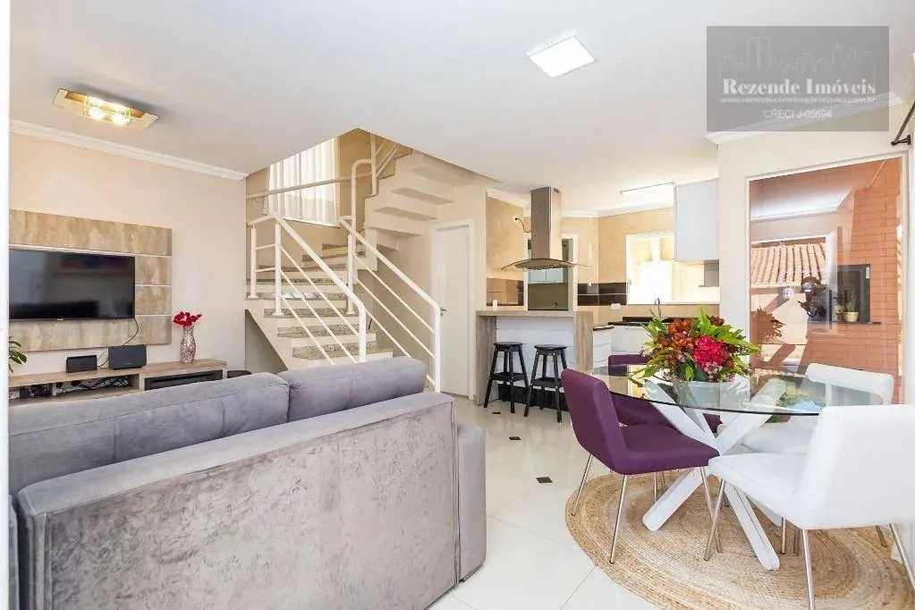 B-Sobrado à venda, 148 m² por R$ 830.000 - Barreirinha - Curitiba/PR