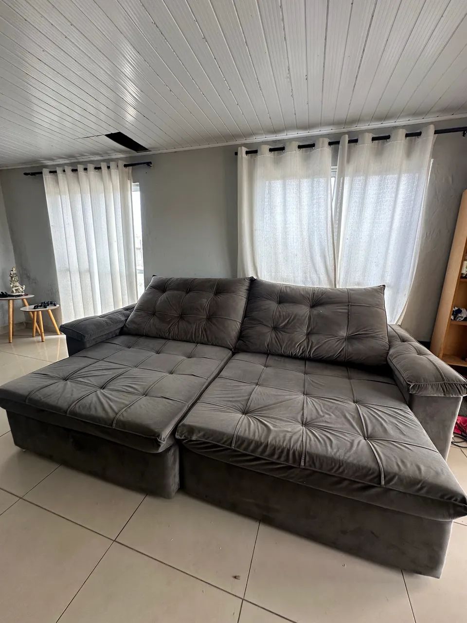 Sofá retrátil e reclinado 