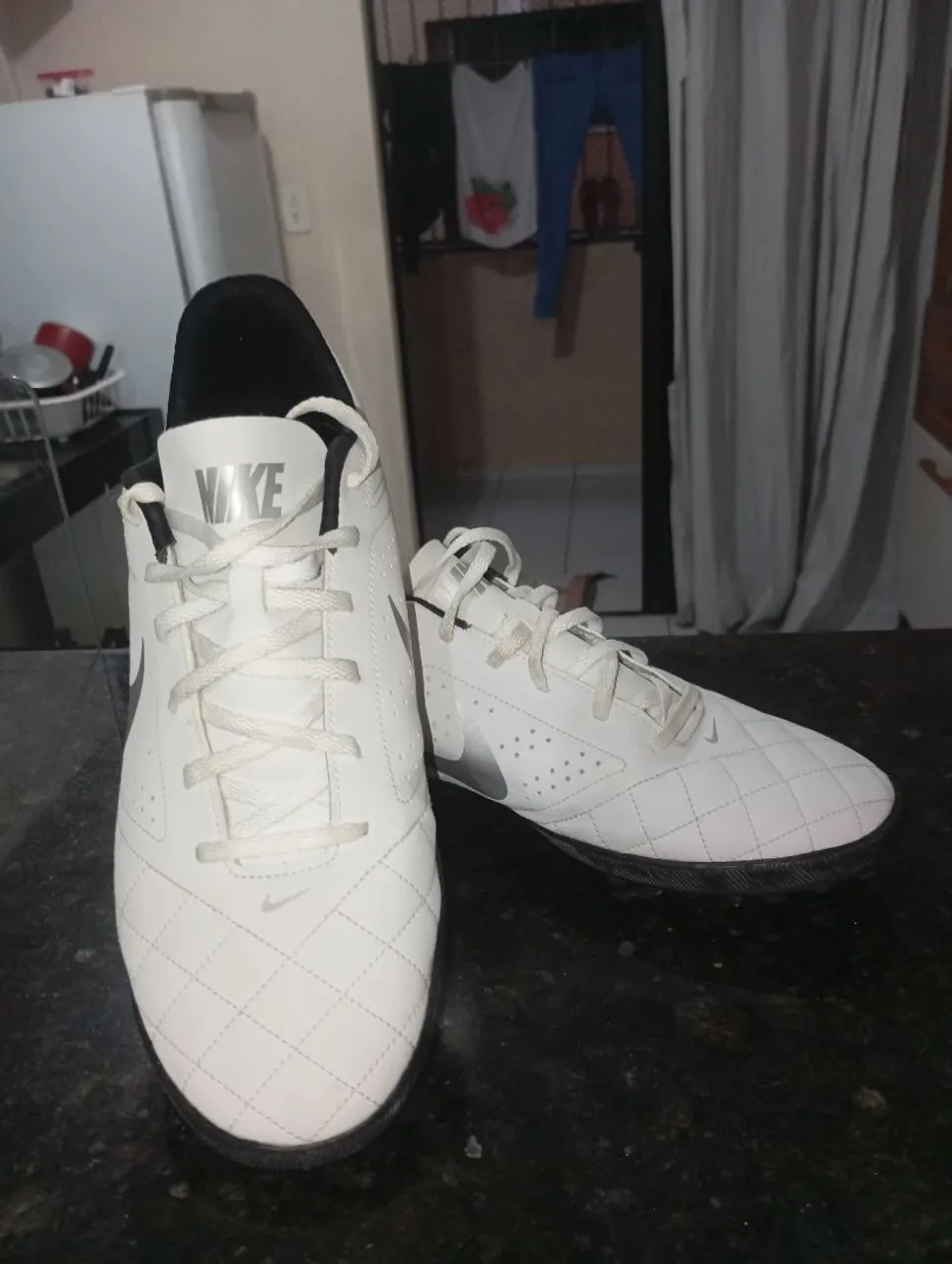 Chuteira Nike Campo Branca - Tamanho e Condição