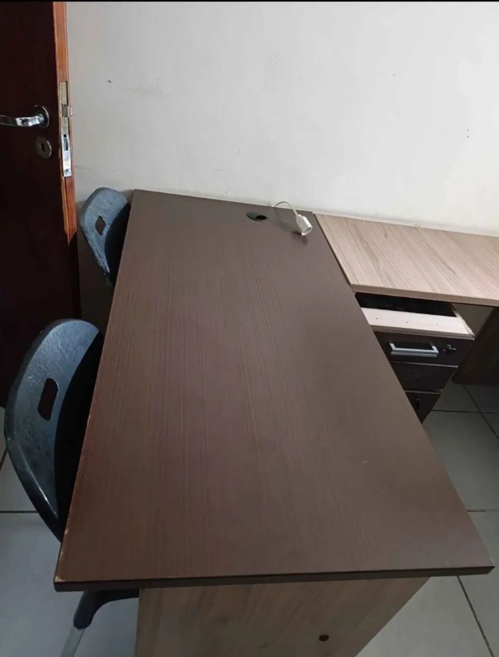 Desk, Table64840834190338121