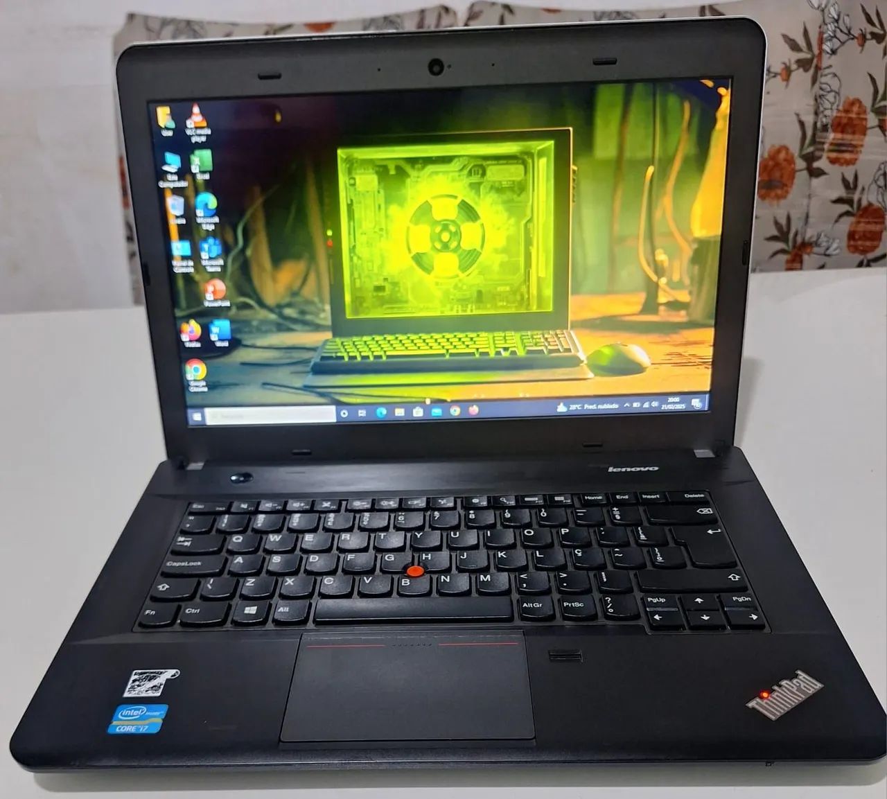 Notebook Lenovo ThinkPad Core i7 8gb de memória ram ssd de 120GB !!!