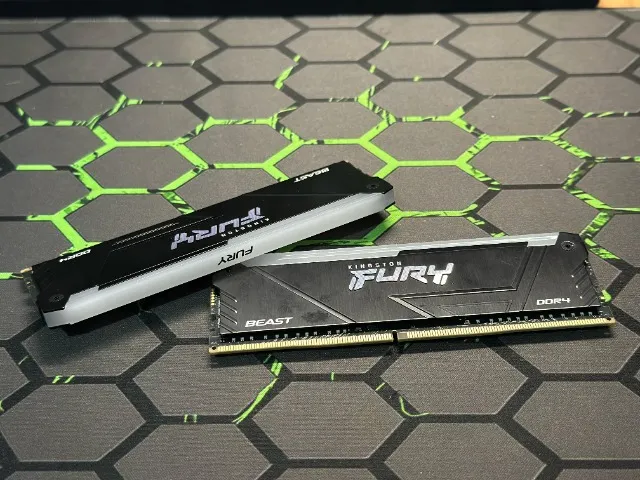 2 x Memória RAM Kingston Fury Beast, 8GB, 3200MHz, DDR4, CL16
