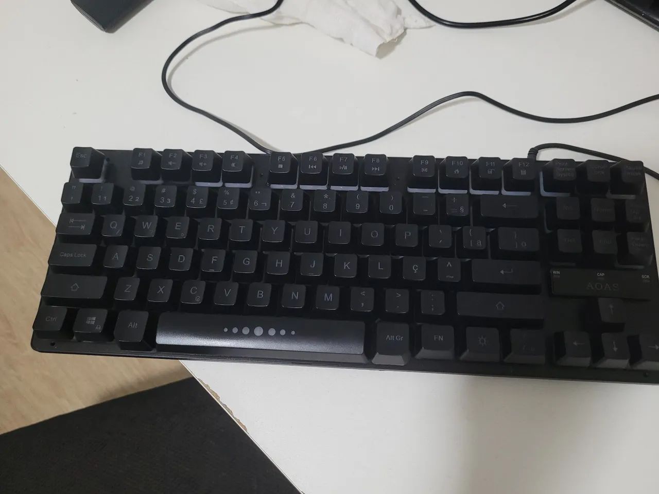 Teclado Gamer semi-mecanico 75% 