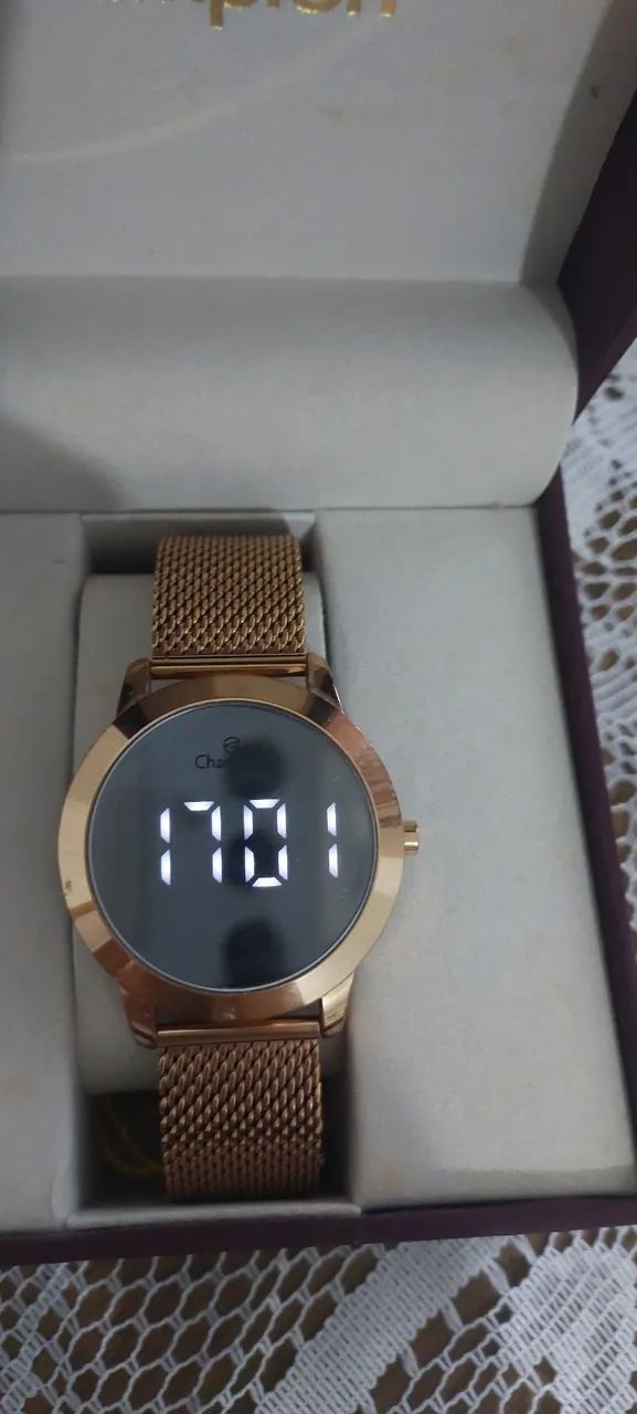 Relógio Digital Feminino Dourado/Rosé Usado