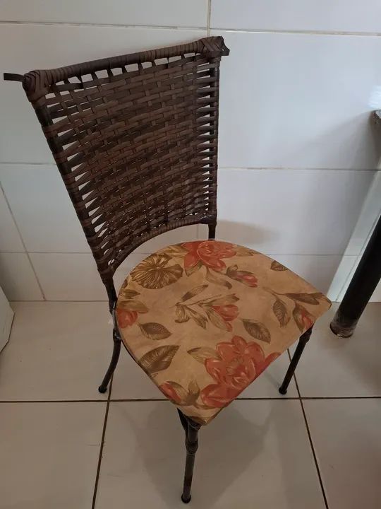 2 cadeiras usadas