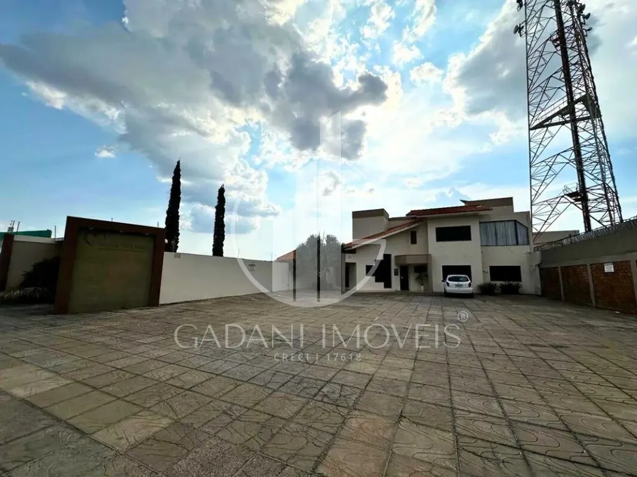 PONTO COMERCIAL DISPONÍVEL PARA LOCAÇÃO NA AVENIDA ITAÚBAS EM SINOP-MT