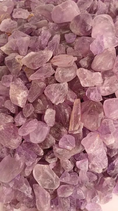 Pedras de ametista 50 reais/ kilo ; para meditação ou decoração