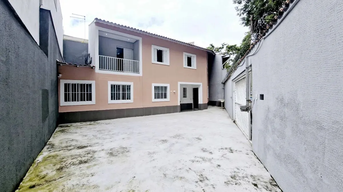 Casa tipo para venda com 3 quartos, sendo 1 suíte, 118m²