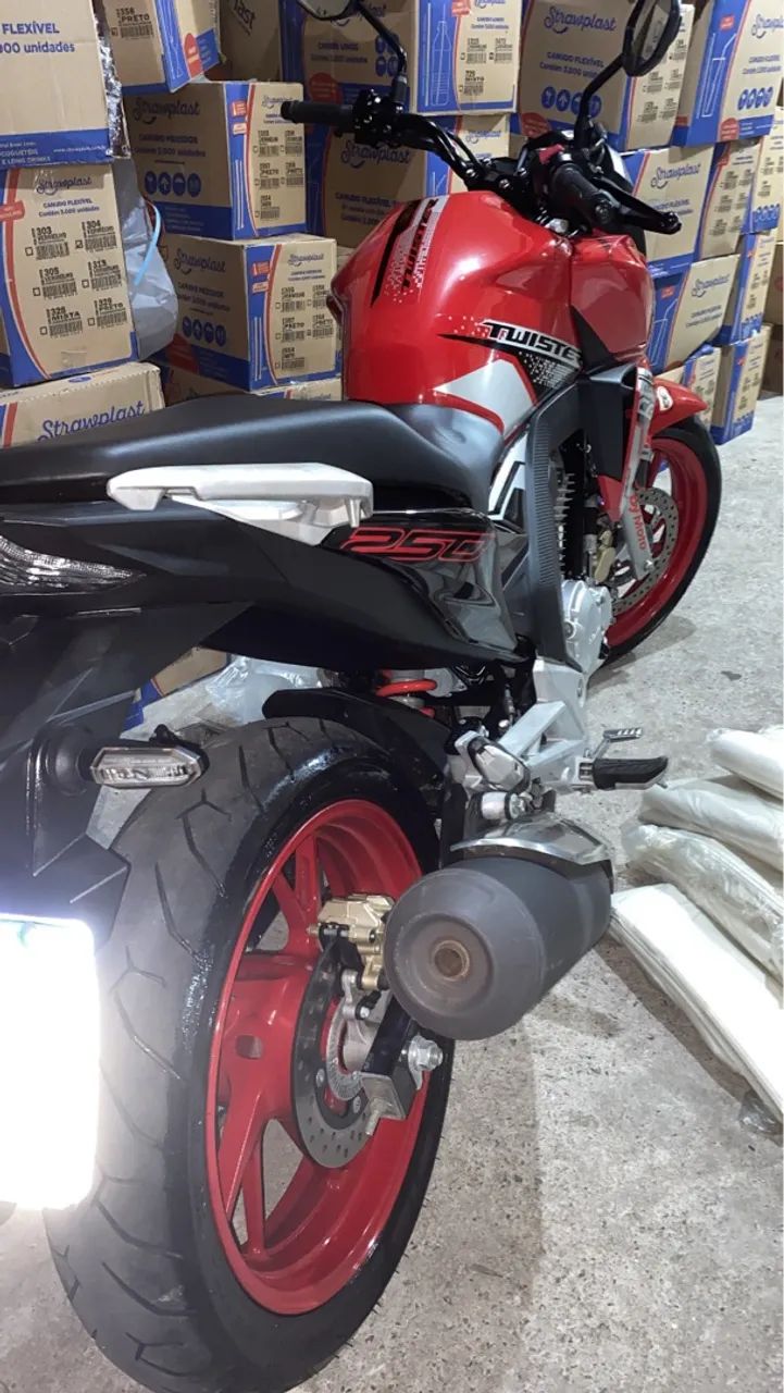 Honda cb 250f twister 2021 muito nova - Foto 2