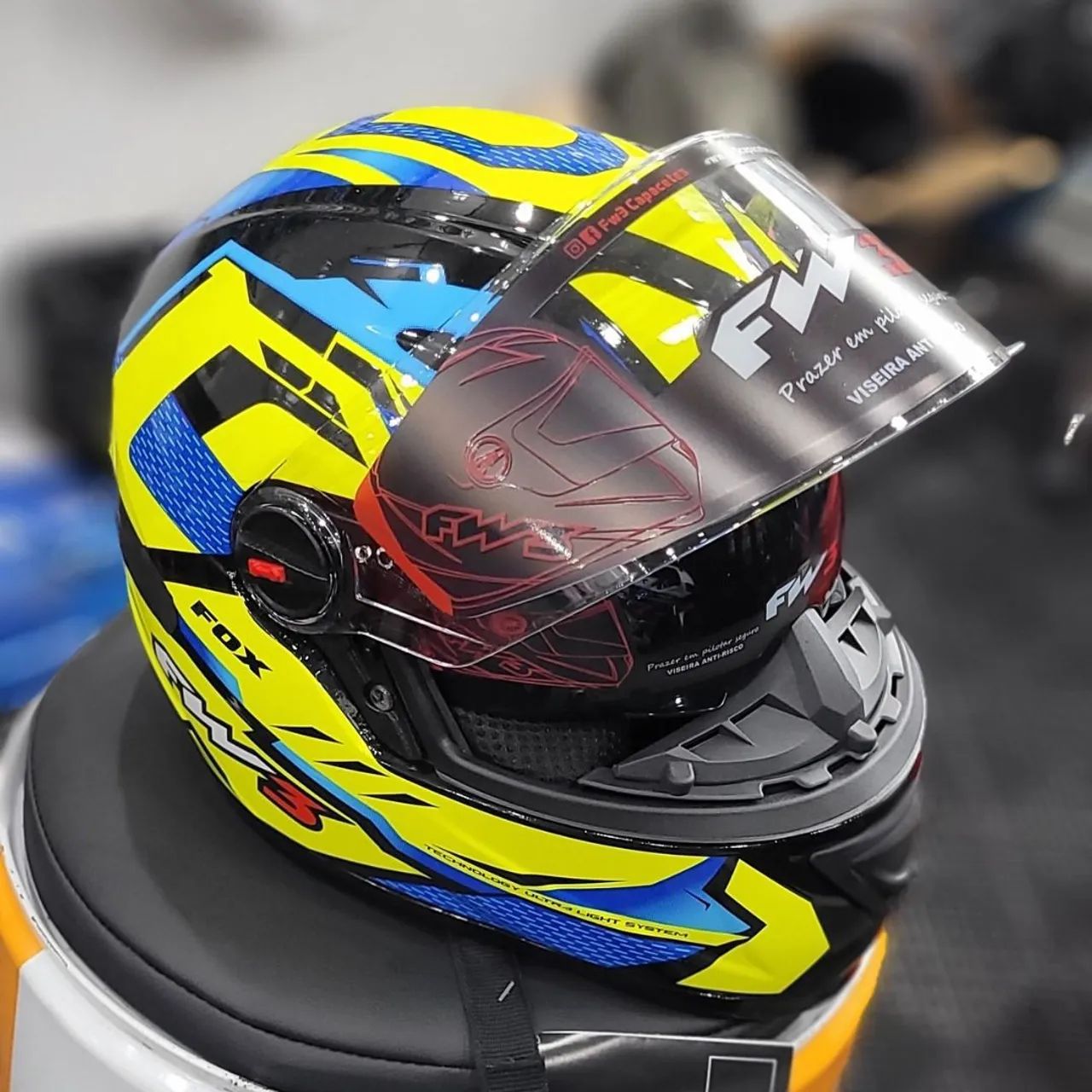 Capacete Fw3 fechado  - Foto 3