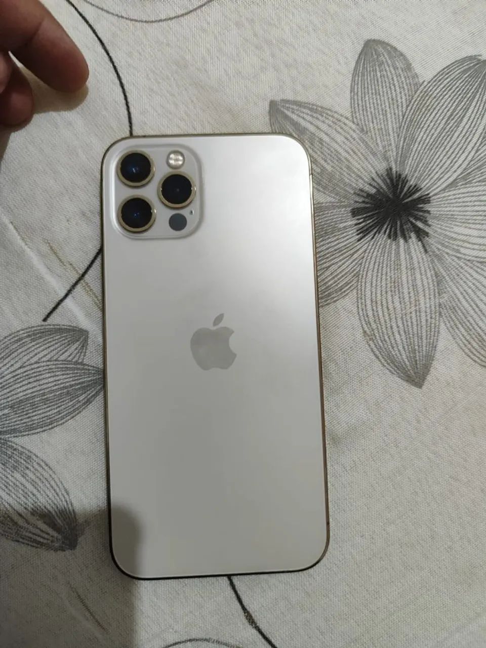 iPhone 12 pro max semi novo  - Foto 4