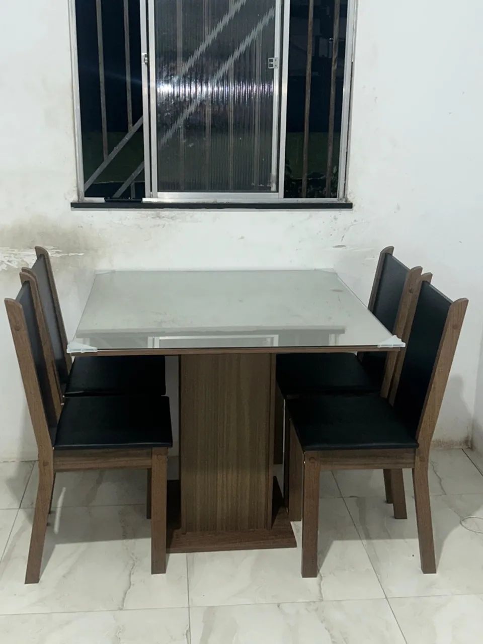 Mesa 4 Cadeiras