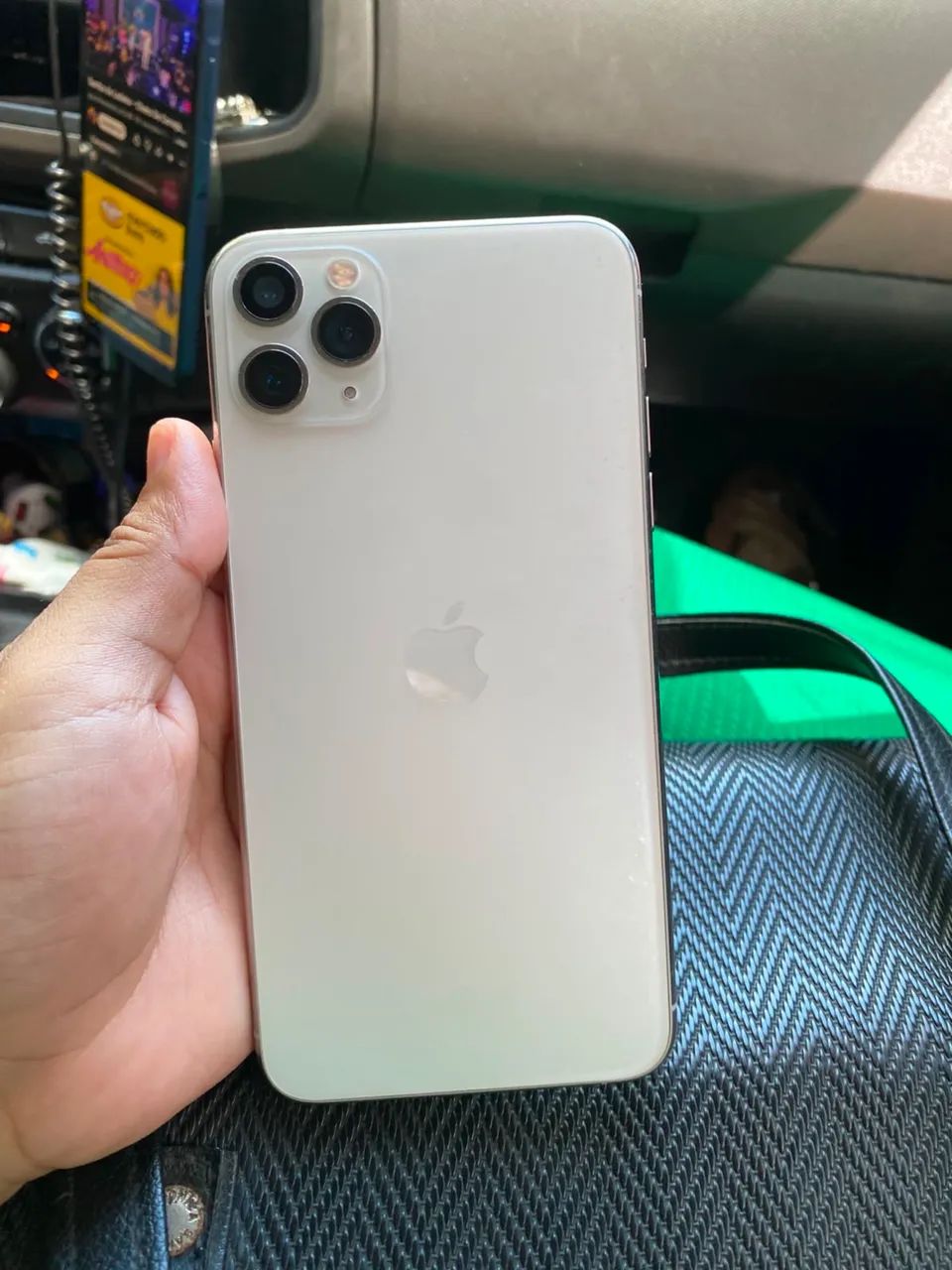 iPhone 11 Pro Max vendo ou troco - Foto 2