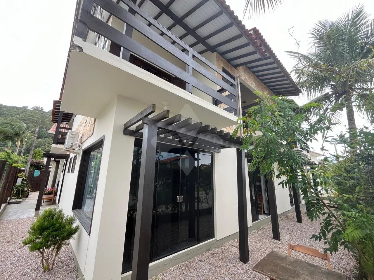 Pousada com casa, 14 dormitórios, Praia da Ferrugem em Garopaba/SC - Foto 2