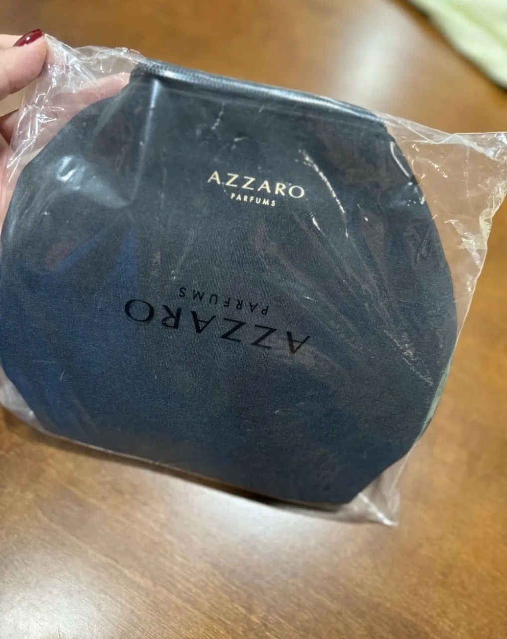 nécessaire azzaro parfums preta - Foto 2