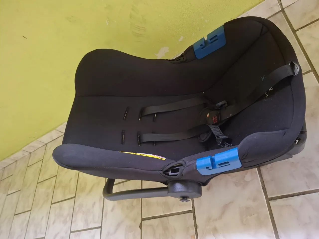 Bebe conforto semi novo