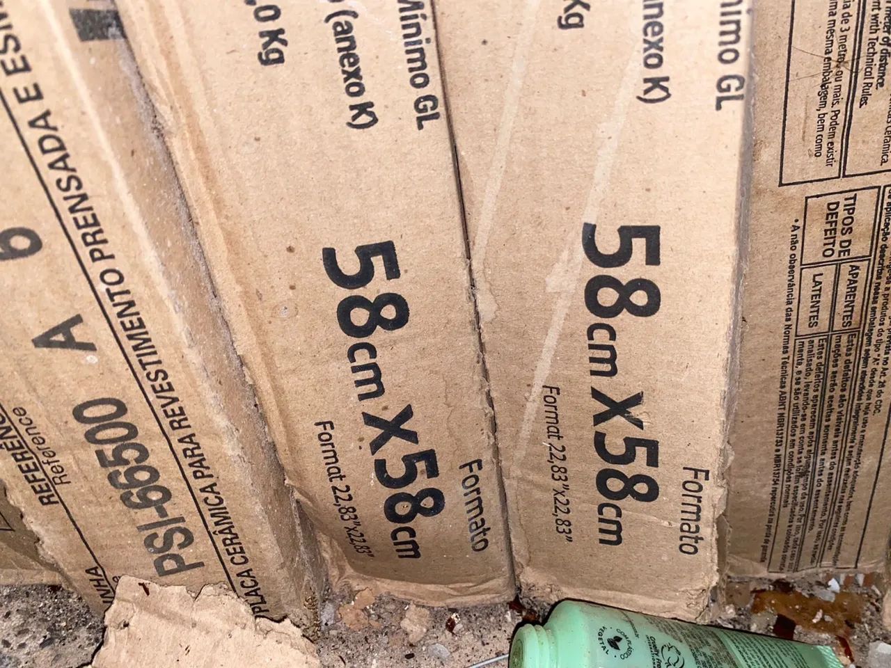 Piso cerâmico 58x58 cm Novo