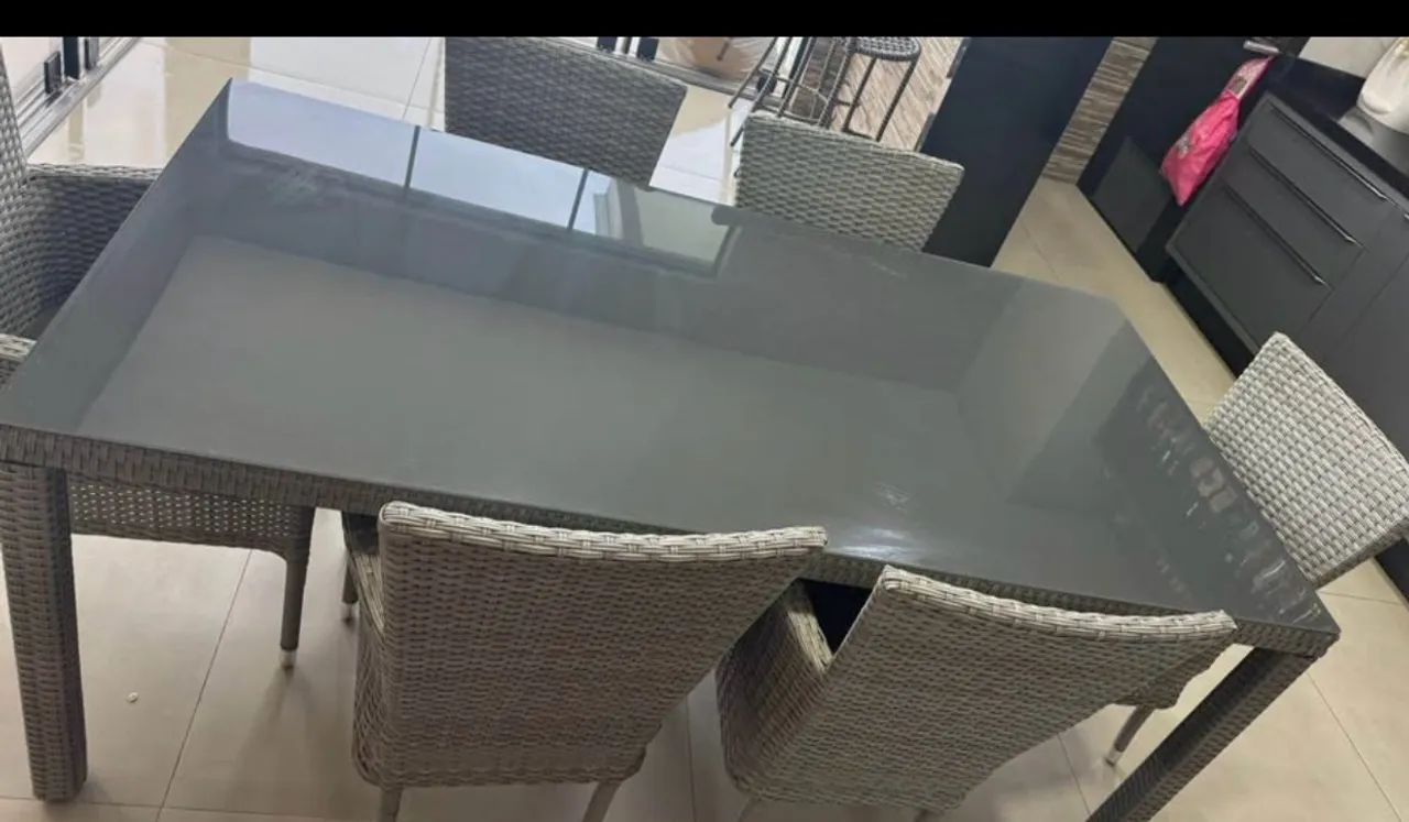 Mesa e 6 cadeiras naterial 