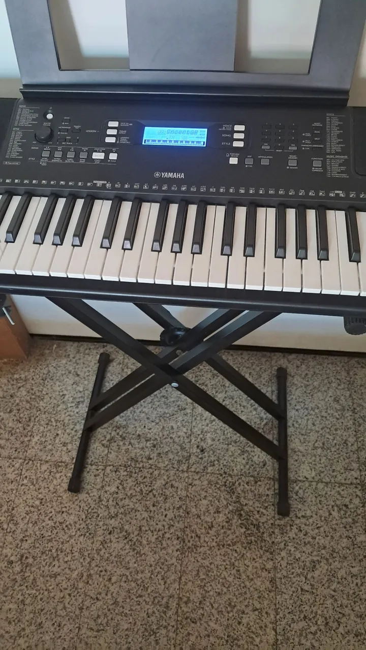 Teclado Yamaha psr S550 completo original - Instrumentos musicais