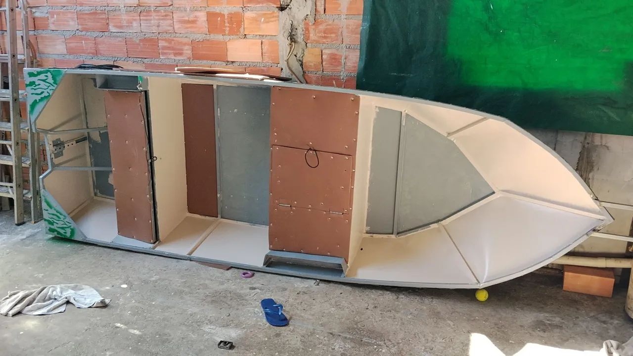 Barco artesanal em chapa de zinco  - Foto 5