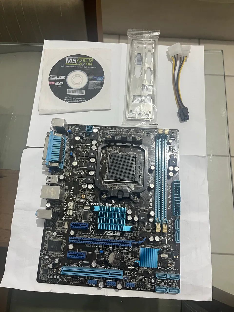 Placa-Mãe ASUS AMD AM3+ - 95W