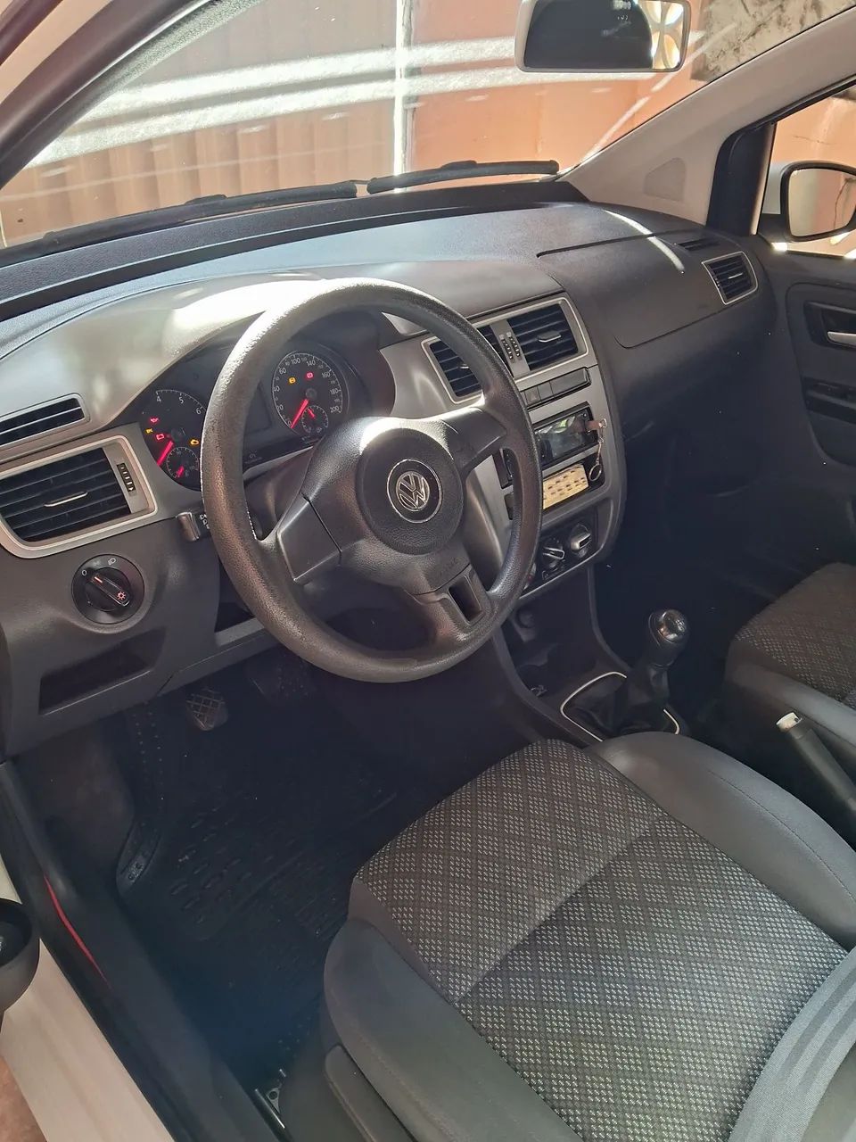 Volkswagen Fox TRENDLINE 1.0 FLEX 8V 5P 2015