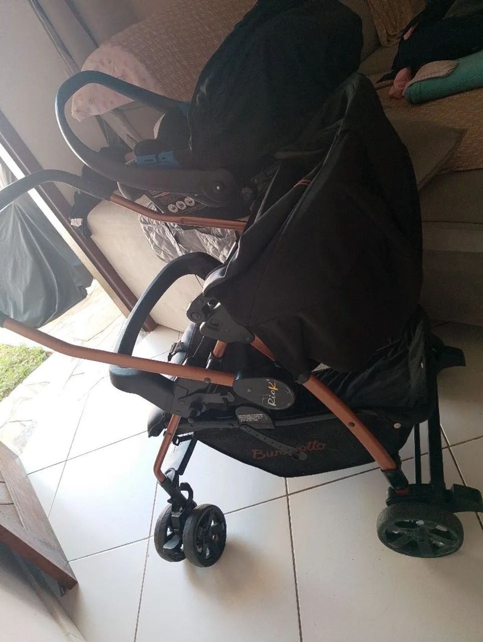  carrinho de bebê com bebe conforto  - Foto 2