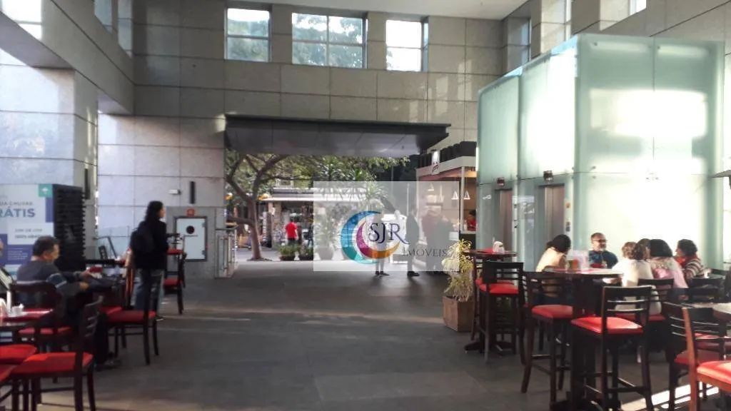 Conjunto com 175m², mobiliado, com divisórias, com ar condicionado, piso elevado em porcel - Foto 2