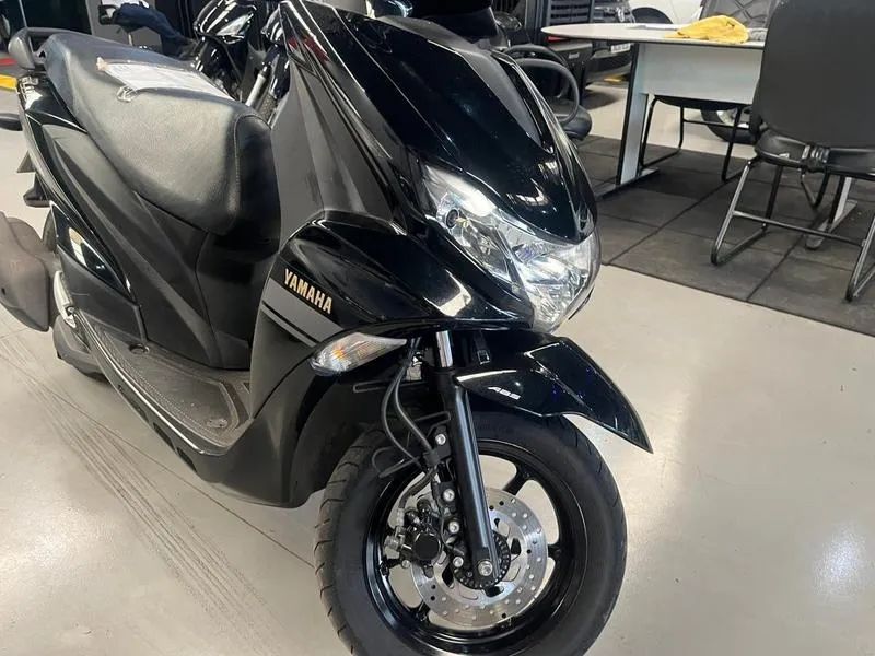 YAMAHA FLUO 125 2024 - Foto 3